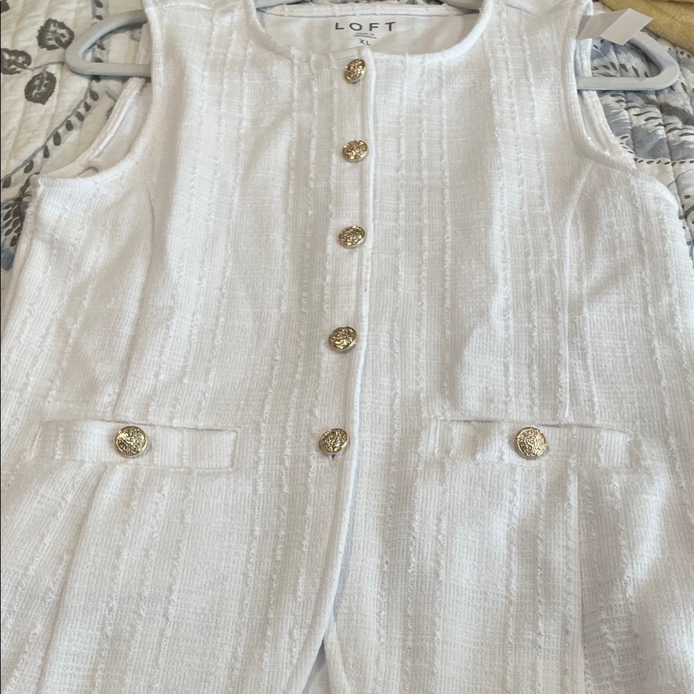 NWT-LOFT white Textured vest Top with Gold Buttons and pockets Size XL - Picture 5 of 7